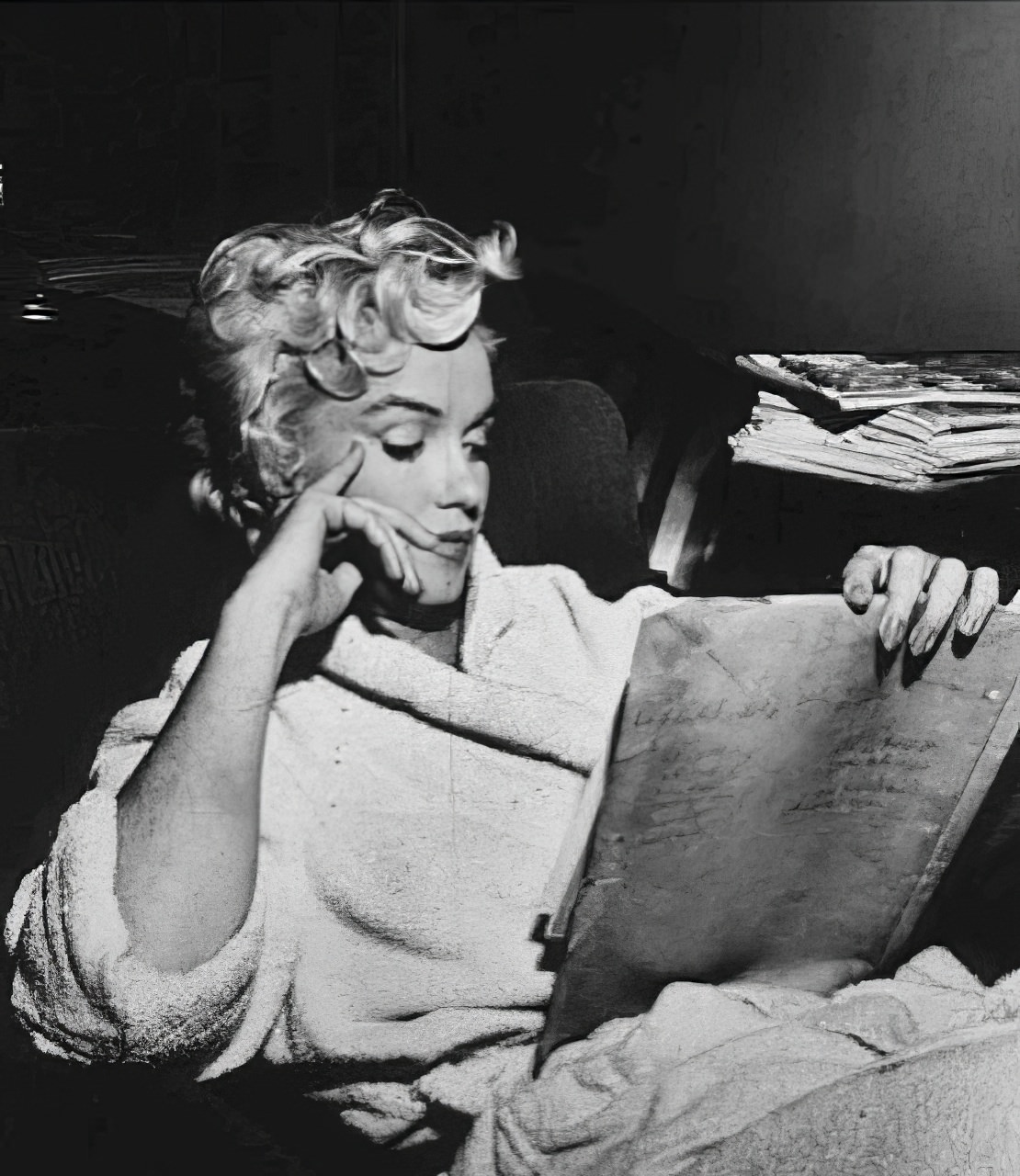 Marilyn Monroe: The Hollywood Icon'S Love Affair With Books