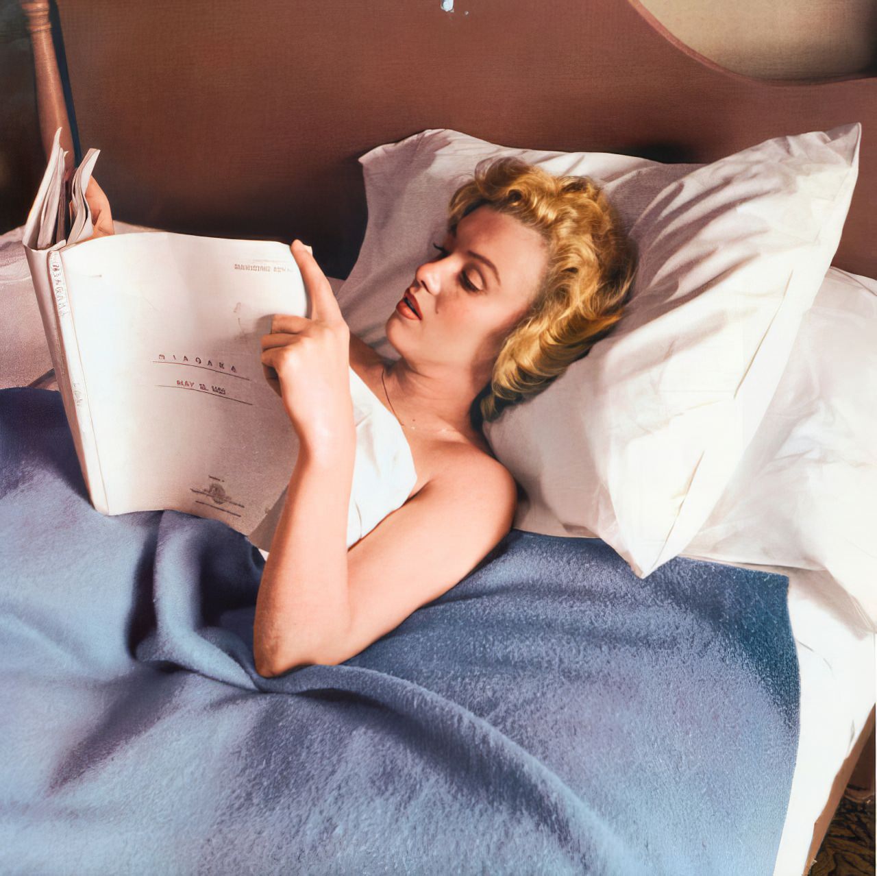 Marilyn Monroe: The Hollywood Icon'S Love Affair With Books