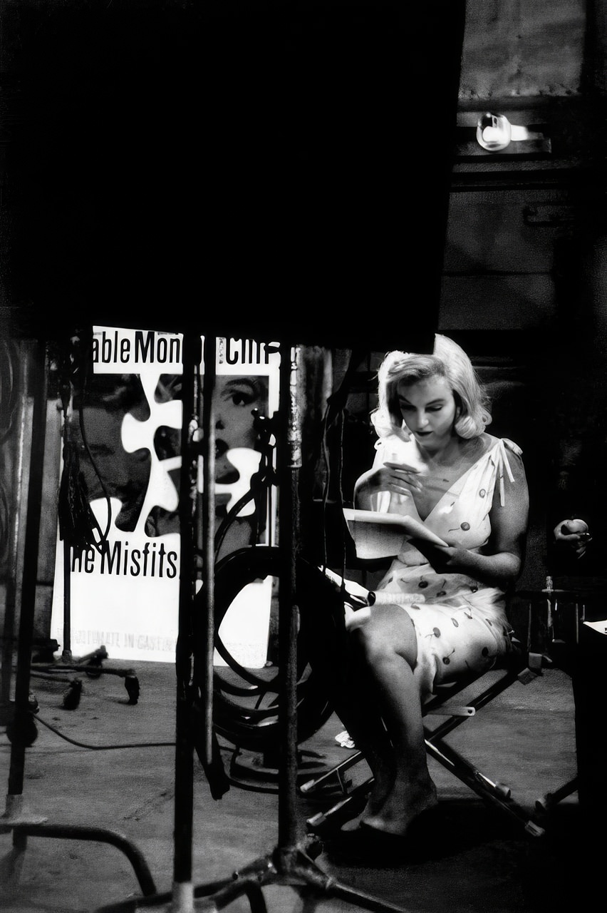 Marilyn Monroe: The Hollywood Icon'S Love Affair With Books