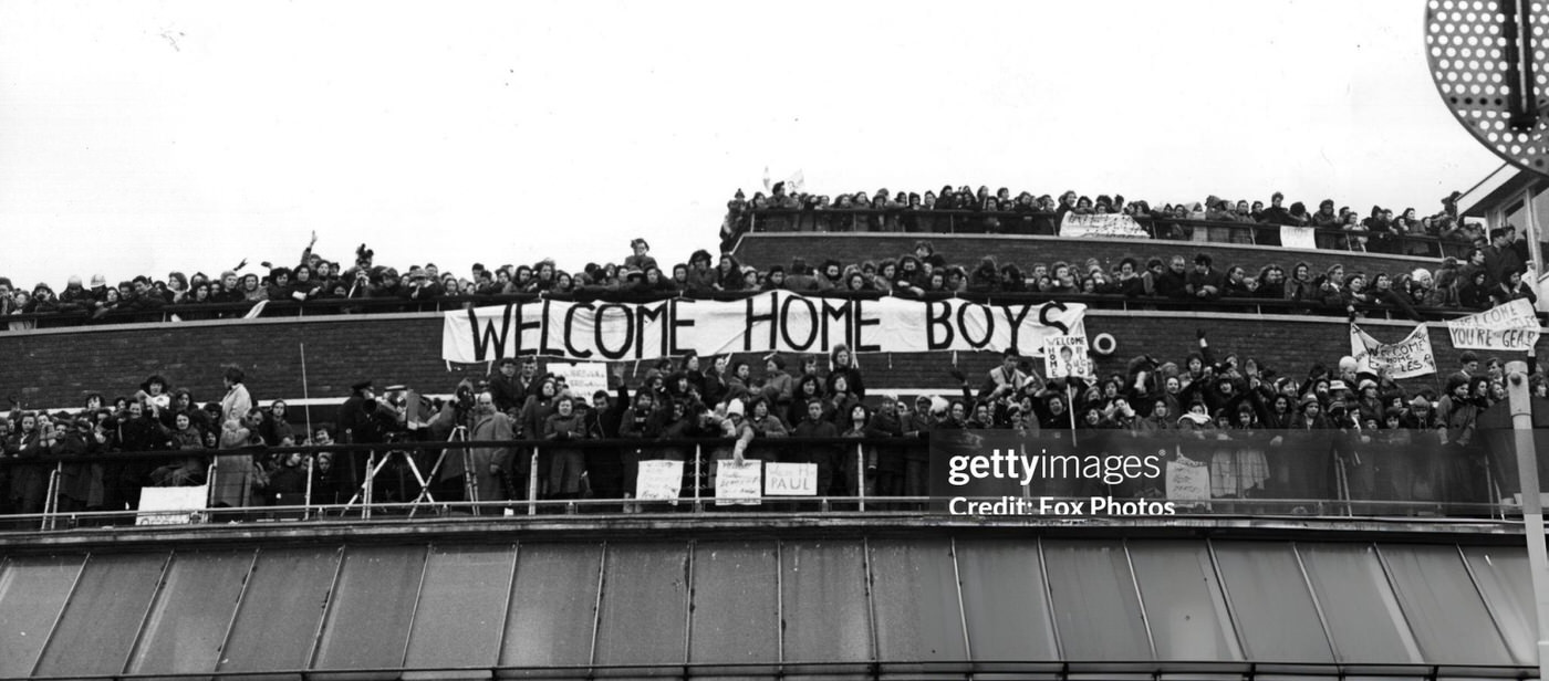 Crowds Of Beatles Fans Gathered On The Roof Of The Queen'S Building At London Airport To Welcome Their Idols Back From Their Tour Of The Usa, 1964.