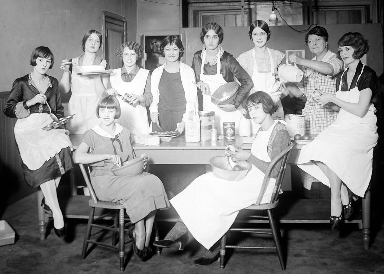 Ziegfeld Follies Cooking Class, 1900S.