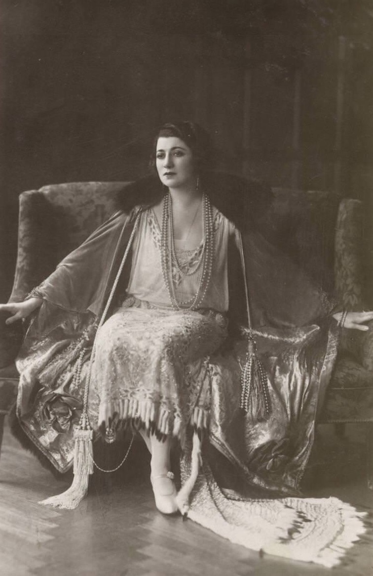 Jose Collins, A Ziegfeld Follies Singer.