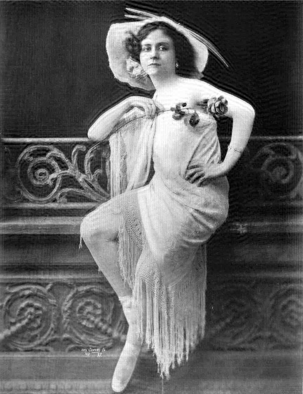 Daisy Ann Peterkin, A Vaudeville And Ziegfeld Follies Dancer, 1900S.