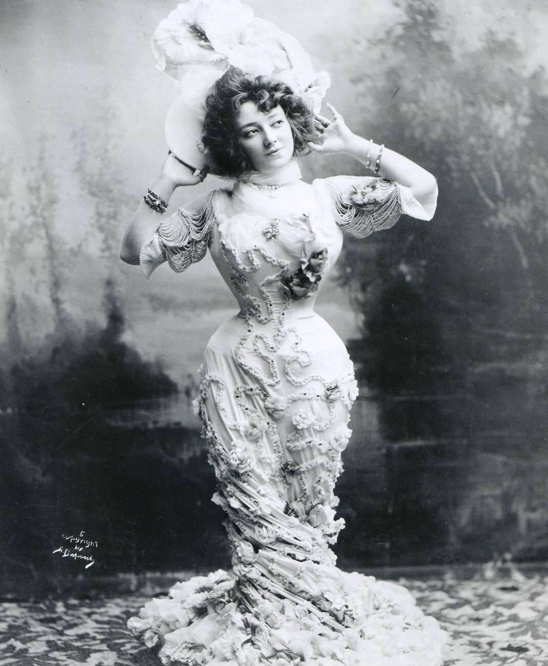 Anna Held Of The Ziegfeld Follies, 1900.