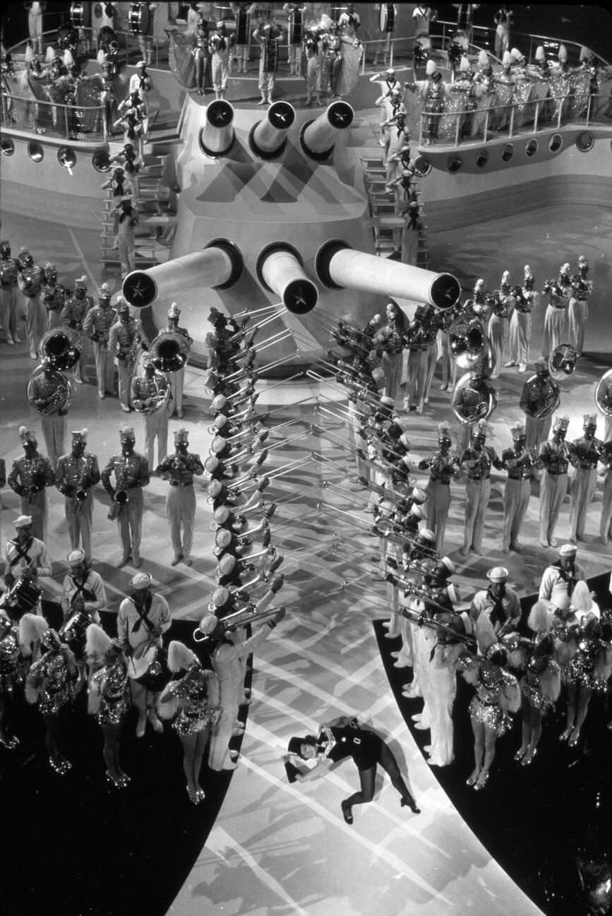 Dancing Ladies, Roy Del Ruth, Eleanor Powell, Navy, Singing, Dancing, Cannon, Sailors, Military, And Ship, ‘Born To Dance’, 1936.