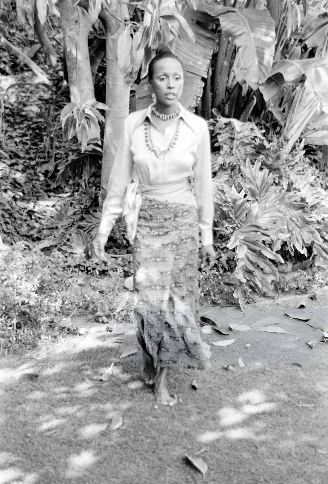 Diahann Carroll In Front Of The Fireplace Of Her Benedict Canyon Home, California.