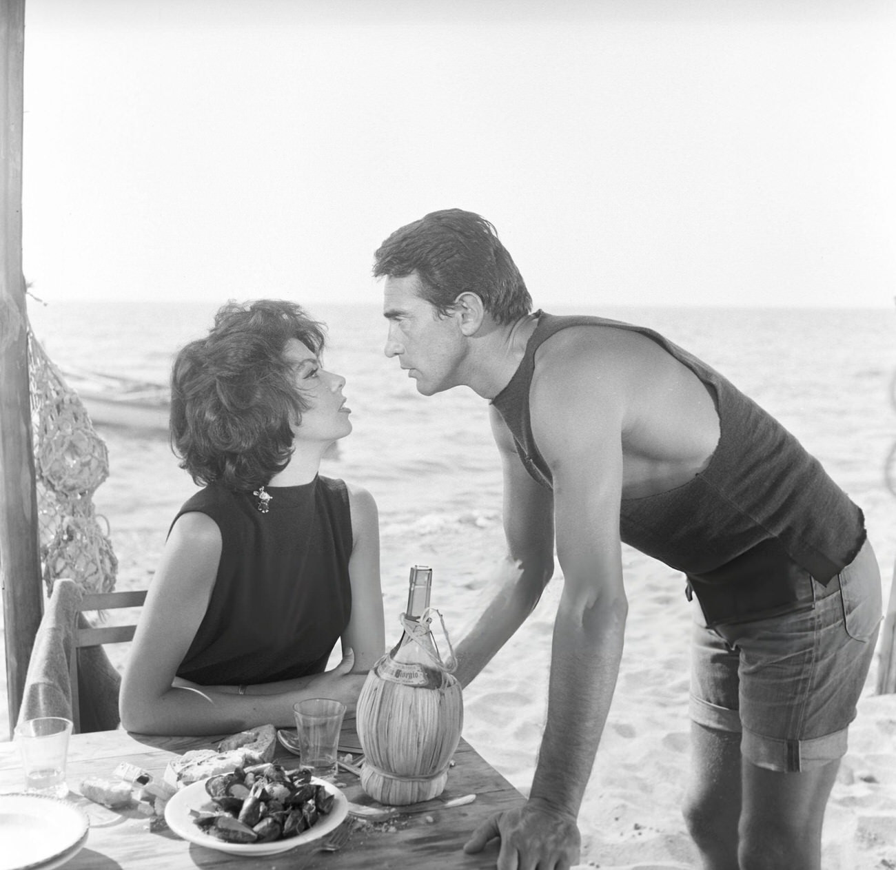 Gloria Paul With Walter Chiari In A Scene From The Film &Amp;Quot;Le Tardone,&Amp;Quot; 1964.