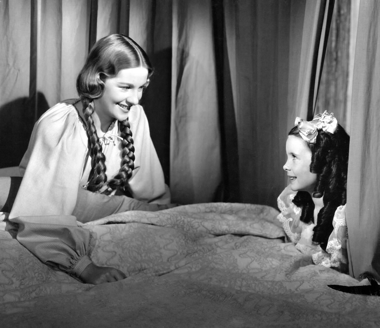 Joan Fontaine As Jane And Margaret O'Brien As Adele In ‘Jane Eyre’, 1943.