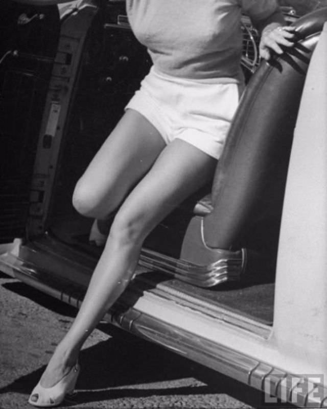 Insured For A Million: The Fascinating Story Of Betty Grable'S Famous Legs And Their Place In Hollywood History