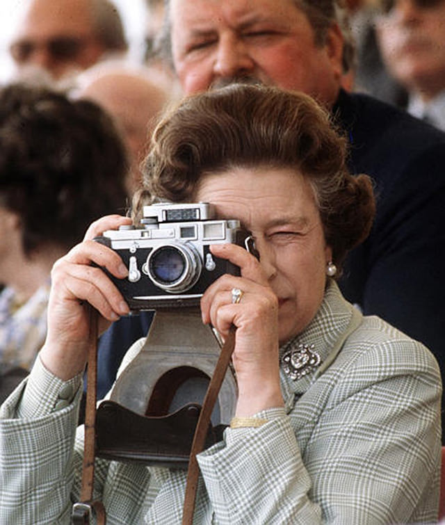 The Queen With A Leica