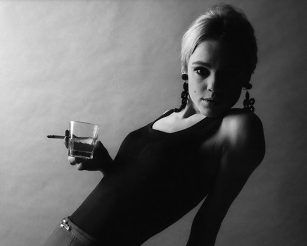 Pop Art Princess: Edie Sedgwick'S Captivating Presence In Andy Warhol'S Photography