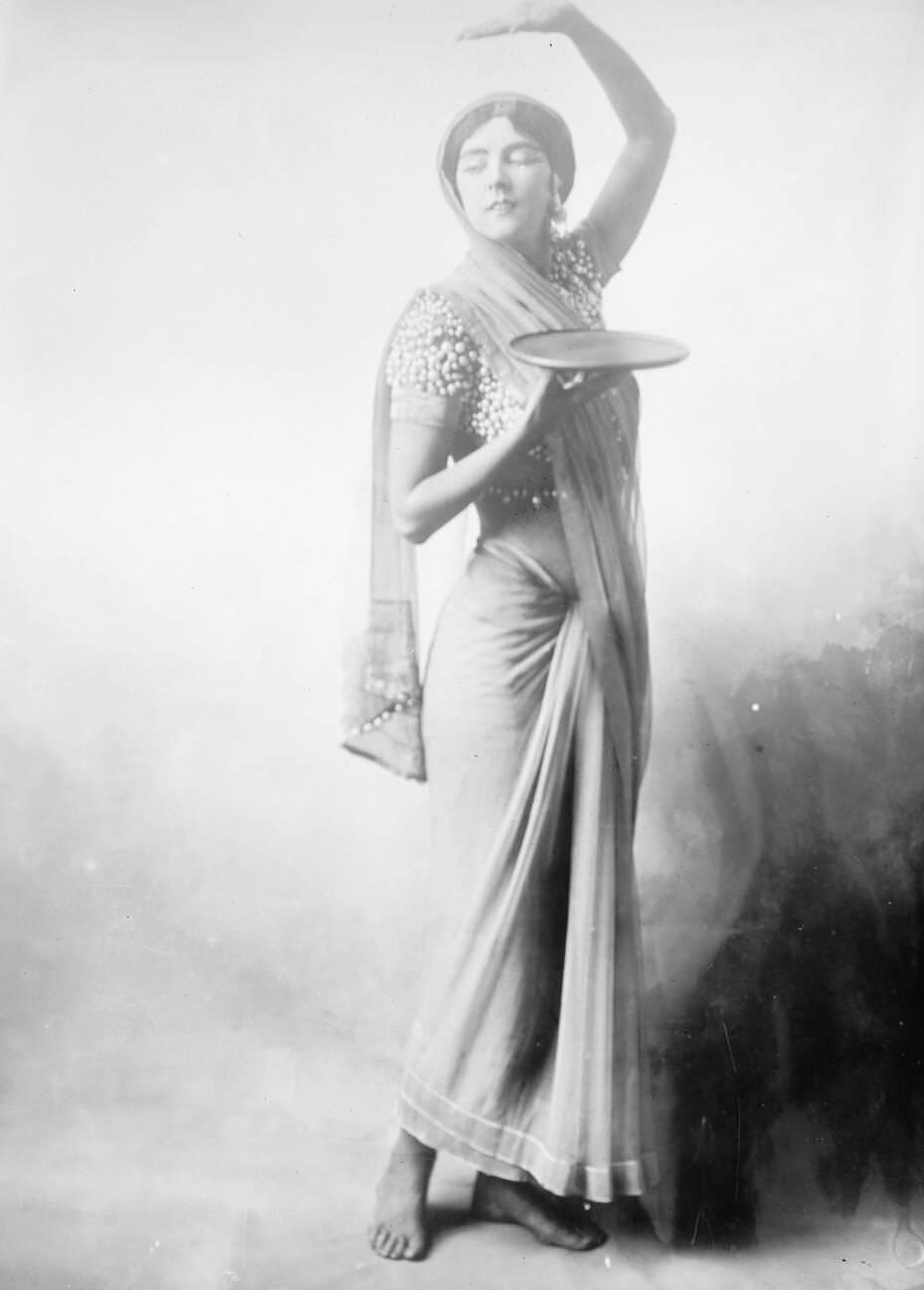 Ruth St. Denis, 1910.