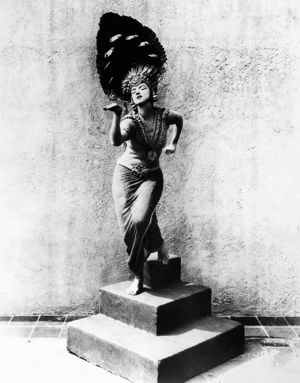 Ruth St. Denis, Performing The Peacock Dance, 1920.