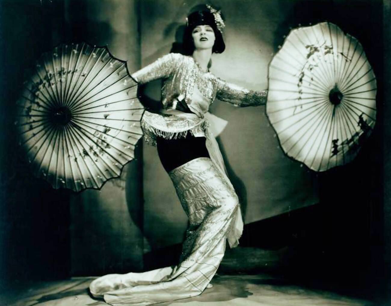 Ruth St. Denis In A Burmese Solo Dance, Photographed By Nickolas Muray, 1910S.