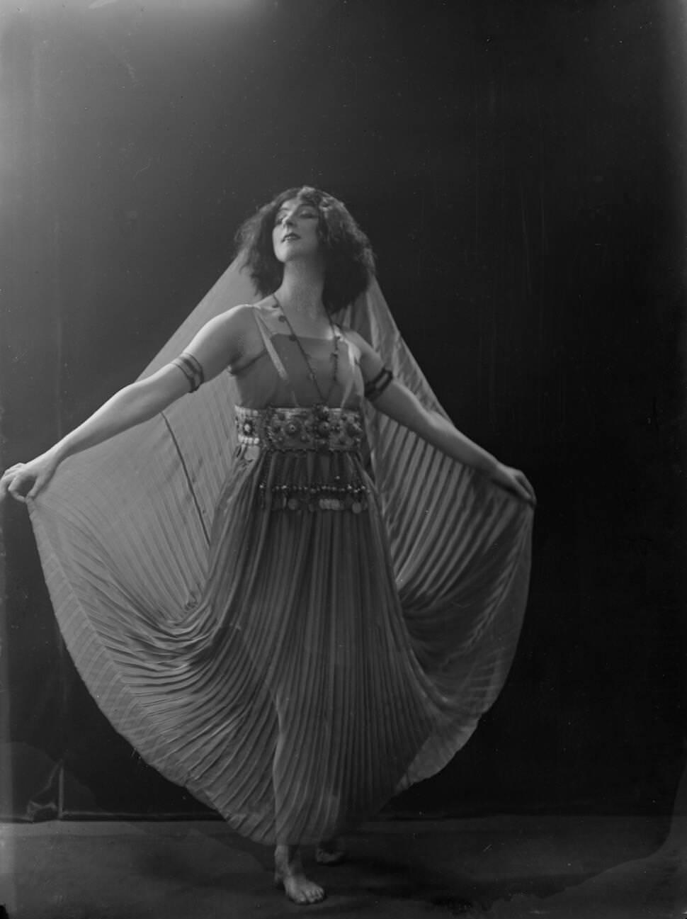 Ruth St. Denis, 1919.