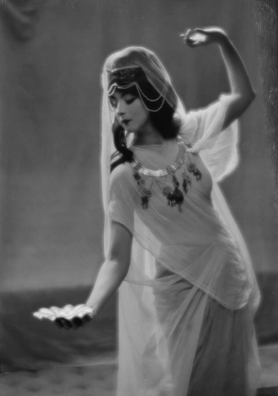 Ruth St. Denis, 1913.