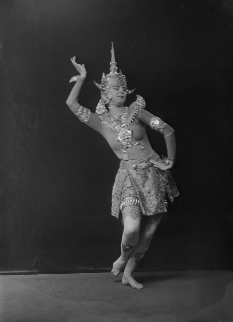 Ruth St. Denis, 1919.