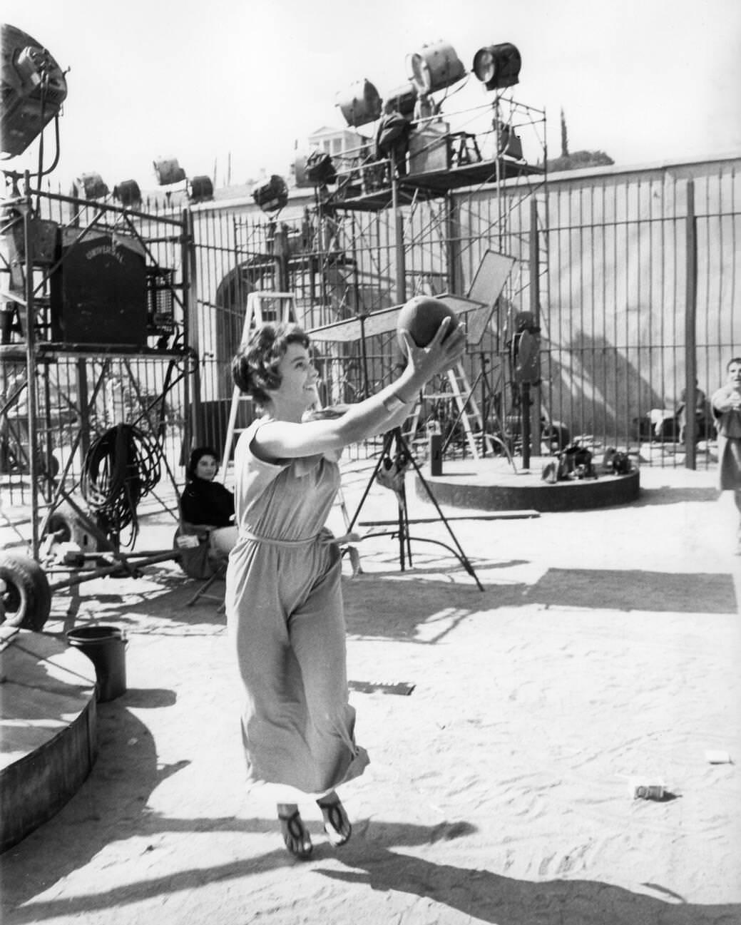 Jean Simmons On The Set Of Spartacus, 1960.