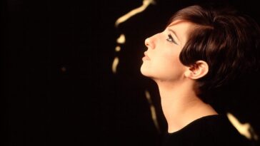 Beautiful Photos Of Young Barbra Streisand In Her Early Career In 1966