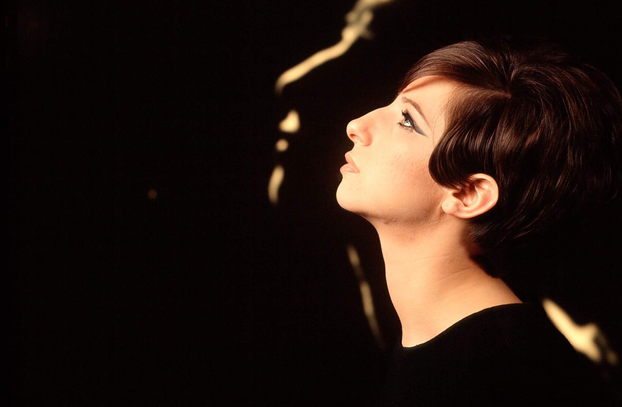 Beautiful Photos Of Young Barbra Streisand In Her Early Career In 1966