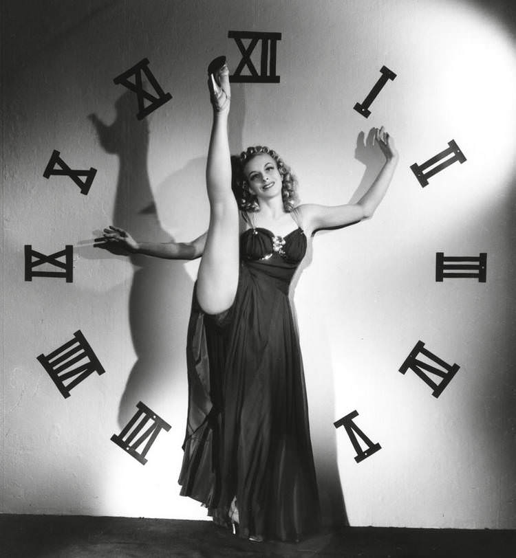 Getting A Kick Out Of New Year'S With Julie London.