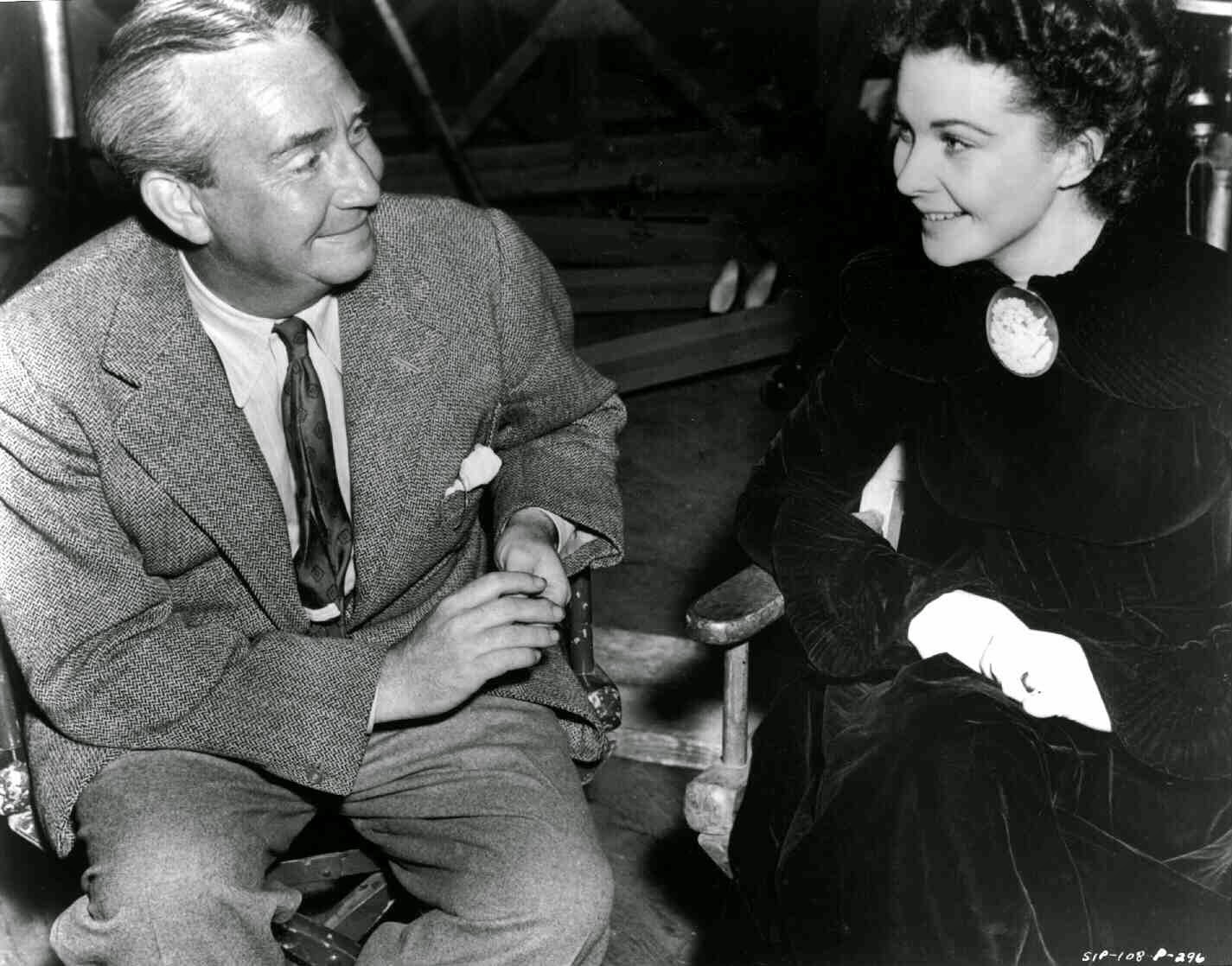 Director Victor Fleming, Seated Next To Vivien Leigh As Scarlett O'Hara.
