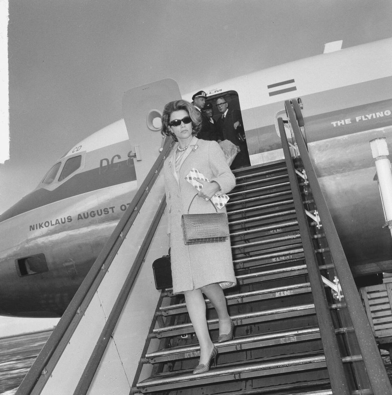 Linda Christian Arriving At Schiphol Airport.