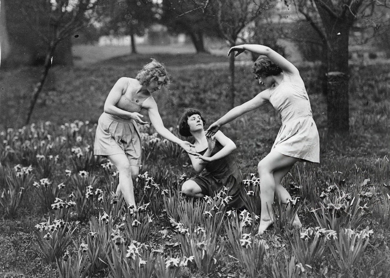 Margaret Morris Ballet Dancers Training In London, 1931.