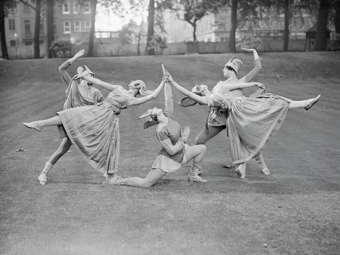 Mmm (Margaret Morris Movement) School Of Dancing Dancers In A Park, 1927.