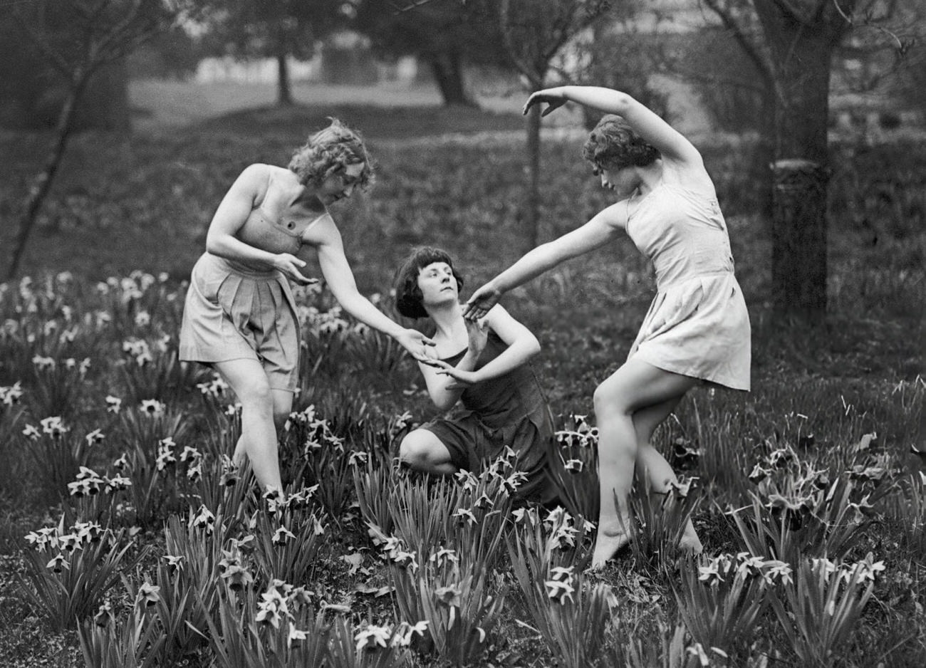 Margaret Morris Dancers Rehearsing In A Daffodil Field, Circa 1930.