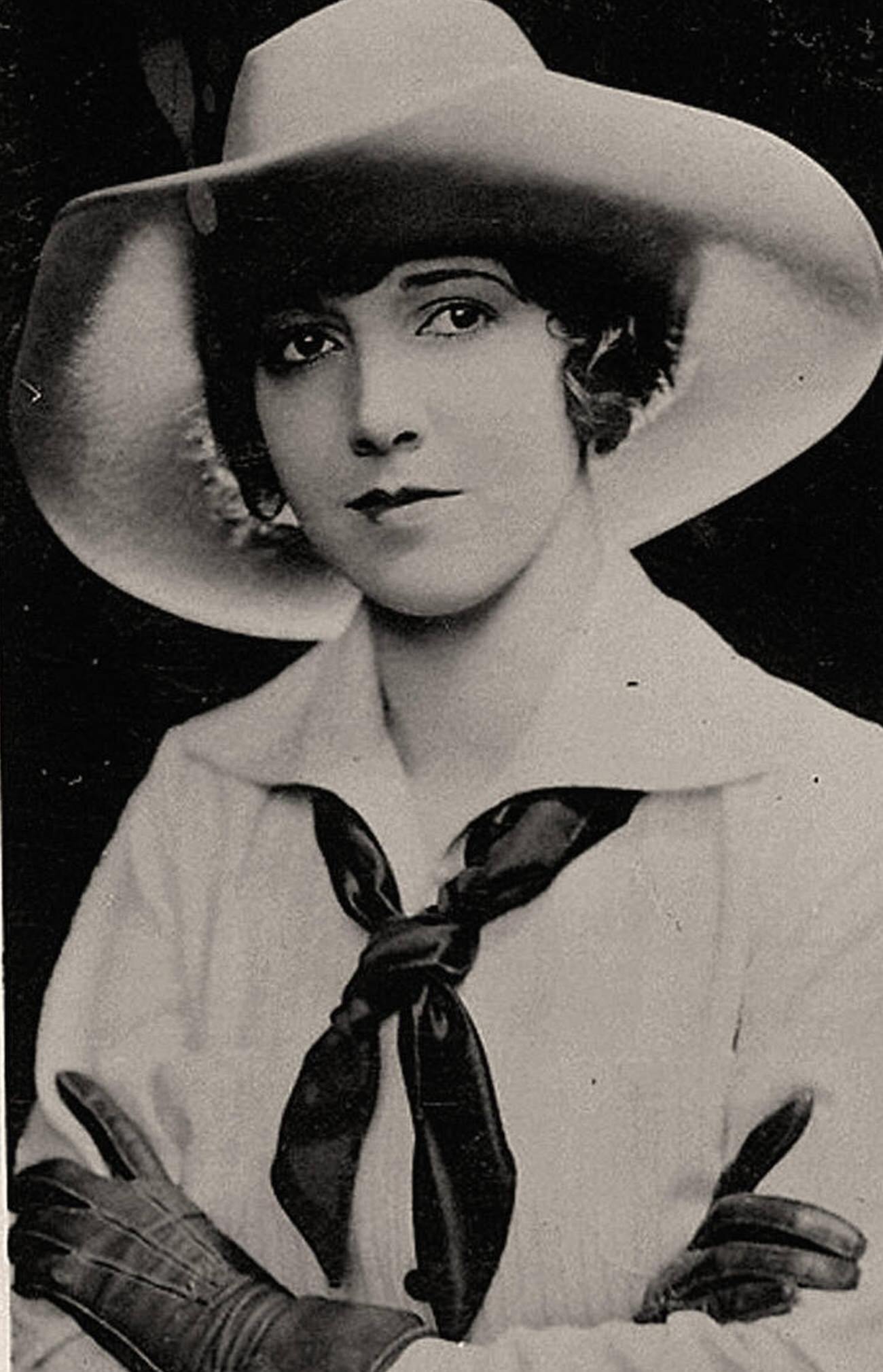 Promotional Photography Of Bat Beauties 2Nd Series No. 35 Margaret Morris, Silent Movie Era.