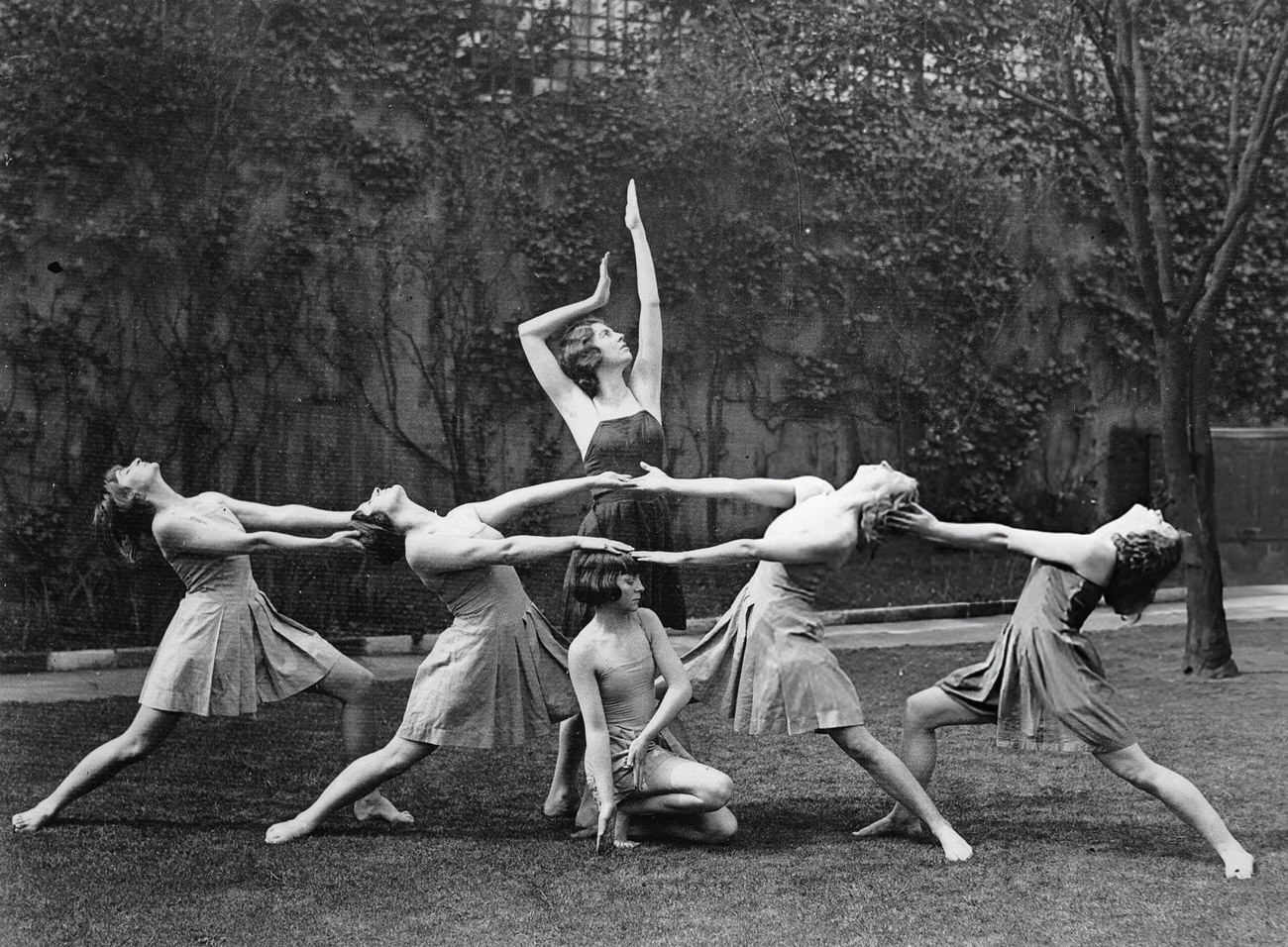 Margaret Morris Ballet Dancers Training In London, 1930.