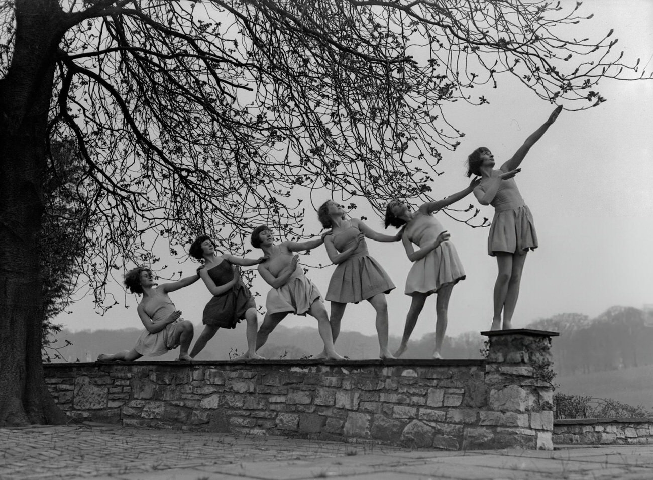 Margaret Morris Movement Dancers Dancing At Caen Wood Towers, London, 1931.