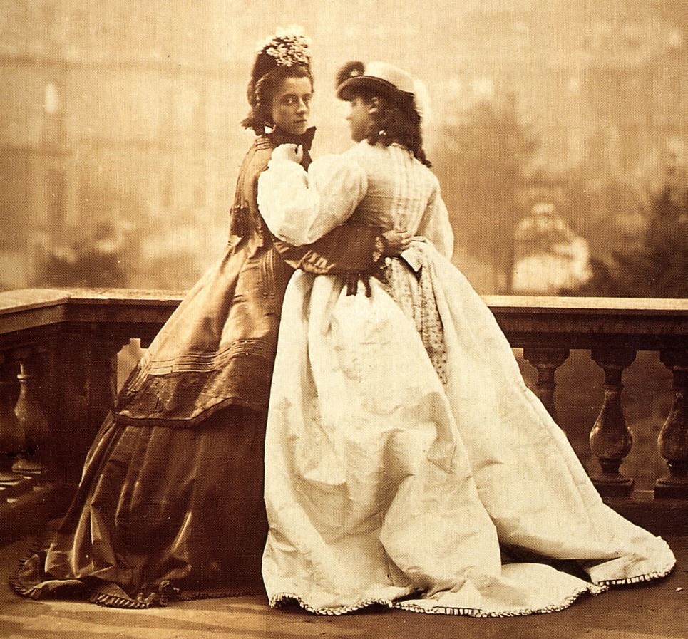 A Victorian Mother'S Lens: Intimate Portraits Of Daughters In Early Photography, 1860S