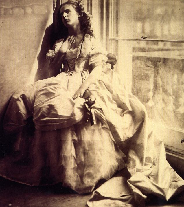 A Victorian Mother'S Lens: Intimate Portraits Of Daughters In Early Photography, 1860S