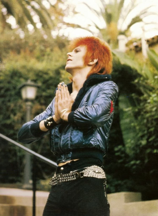 See The Transformation: Photos Of David Bowie'S Iconic Ziggy Stardust Era