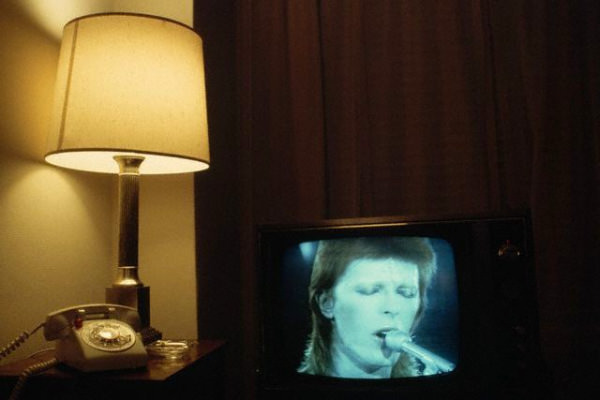 David Bowie Performs As Ziggy Stardust On Tv In A Room At The Delmonico Hotel, New York, 1974.