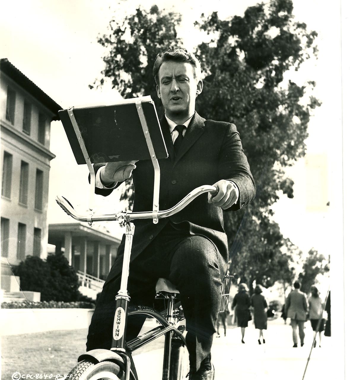 Tom Poston, 1962