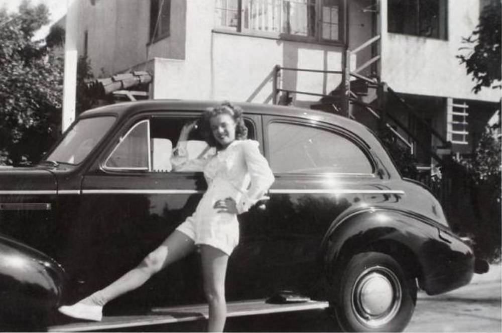 Norma Jeane, 1940S