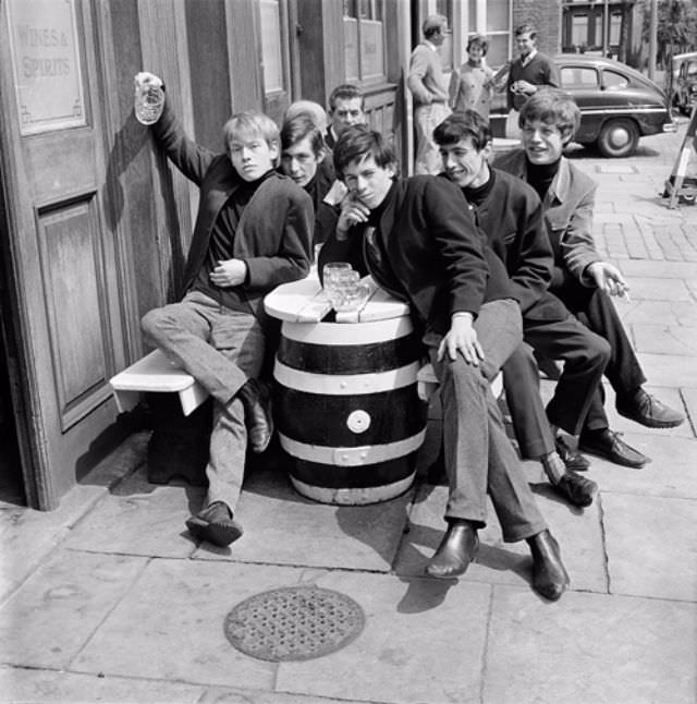 The Rolling Stones' Very First Photoshoot: Philip Townsend Captures The Band'S Humble Beginnings (1962)