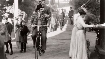 Hollywood Stars On Bicycles