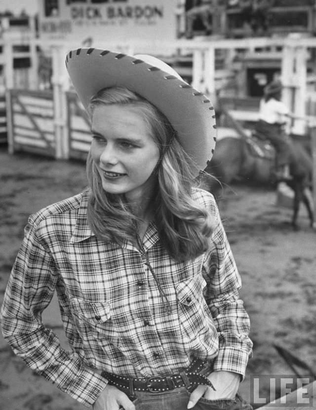 American Cowgirls Of The 1940S: A Look At Rodeo Life And Style