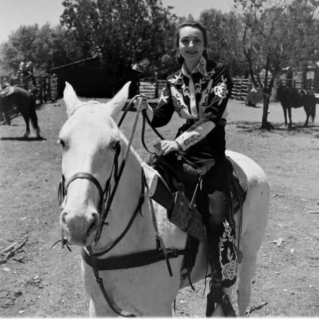 American Cowgirls Of The 1940S: A Look At Rodeo Life And Style