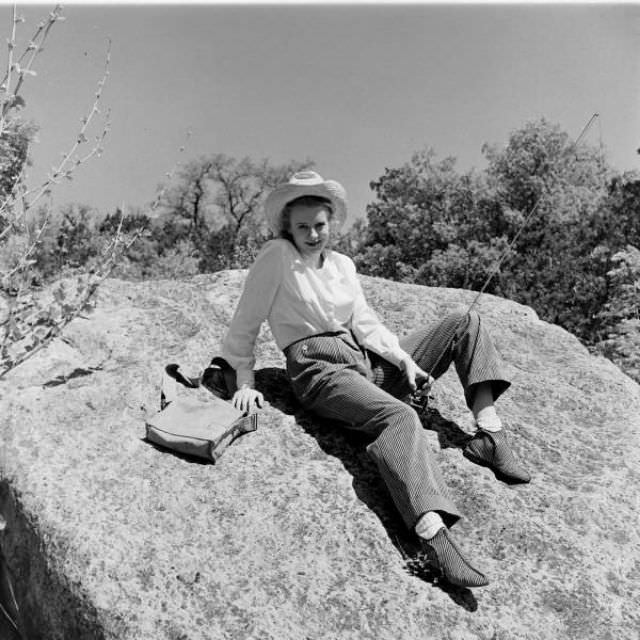 American Cowgirls Of The 1940S: A Look At Rodeo Life And Style