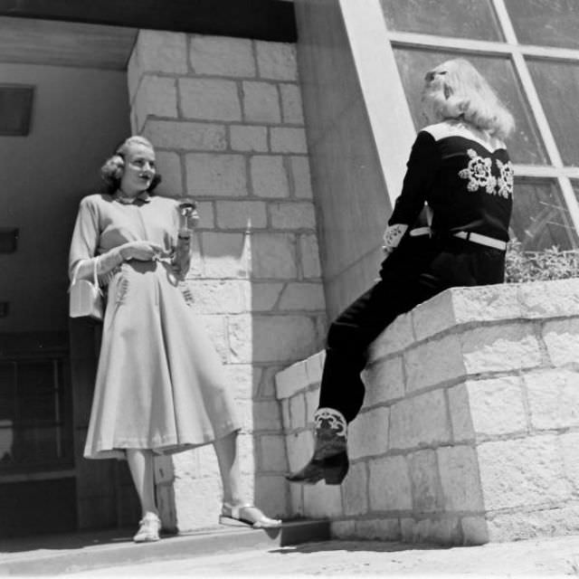 American Cowgirls Of The 1940S: A Look At Rodeo Life And Style