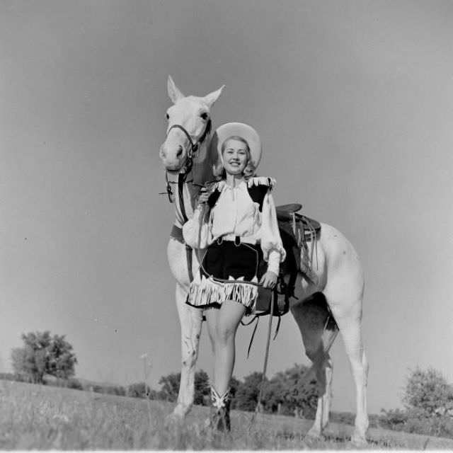 American Cowgirls Of The 1940S: A Look At Rodeo Life And Style