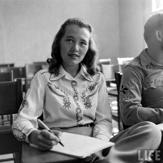 American Cowgirls Of The 1940S: A Look At Rodeo Life And Style