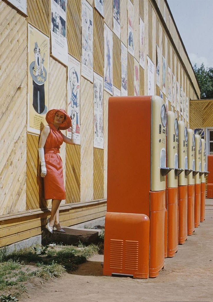 Red Square Runway: How Dior Models Turned Moscow Into A Fashion Stage In 1959