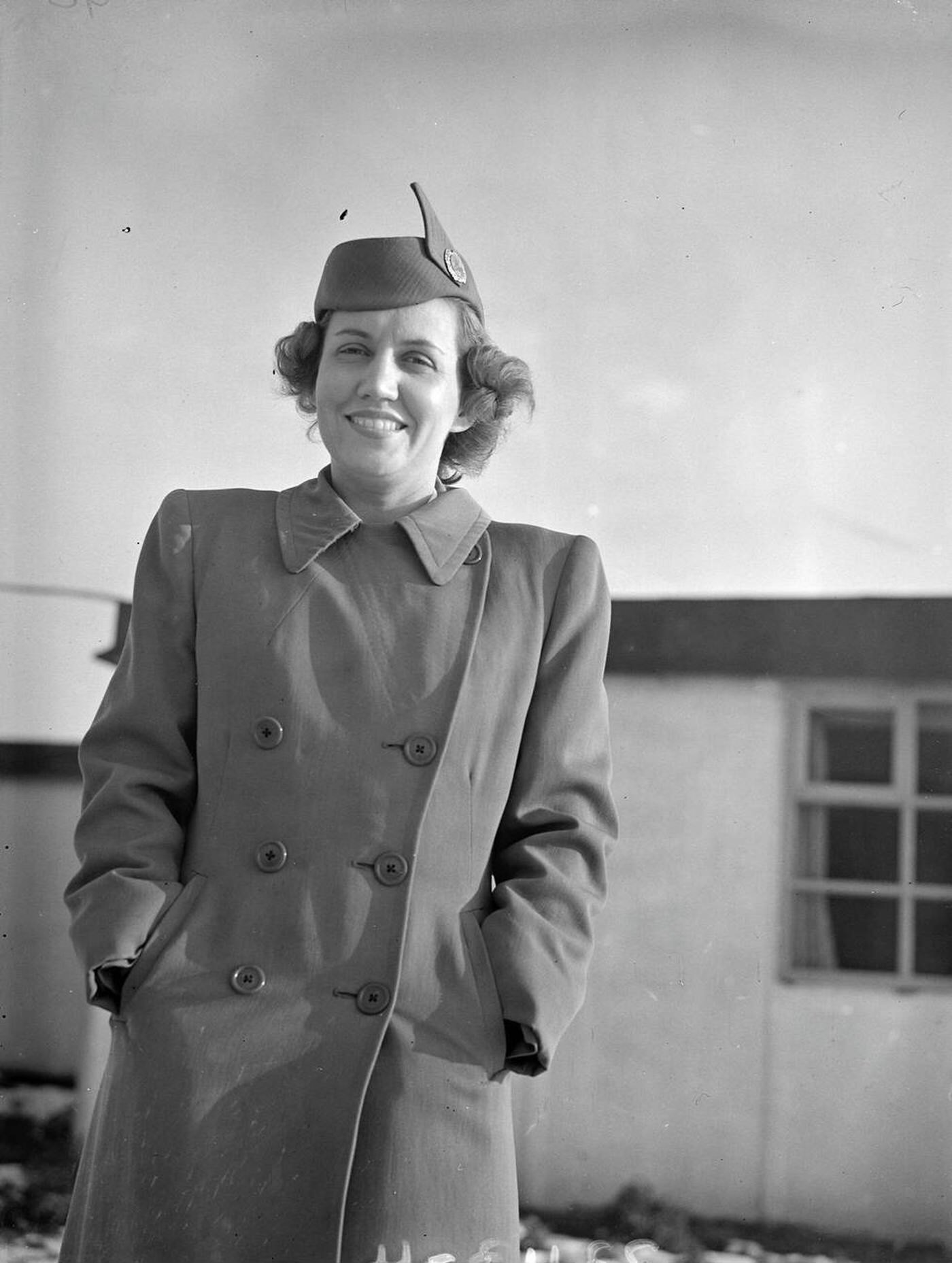 Air Hostess Marjorie Mcfarlane Steps From The Pan-American Stratocruiser ' Washington Clipper ' Which Belly Landed At London Airport, 1951.