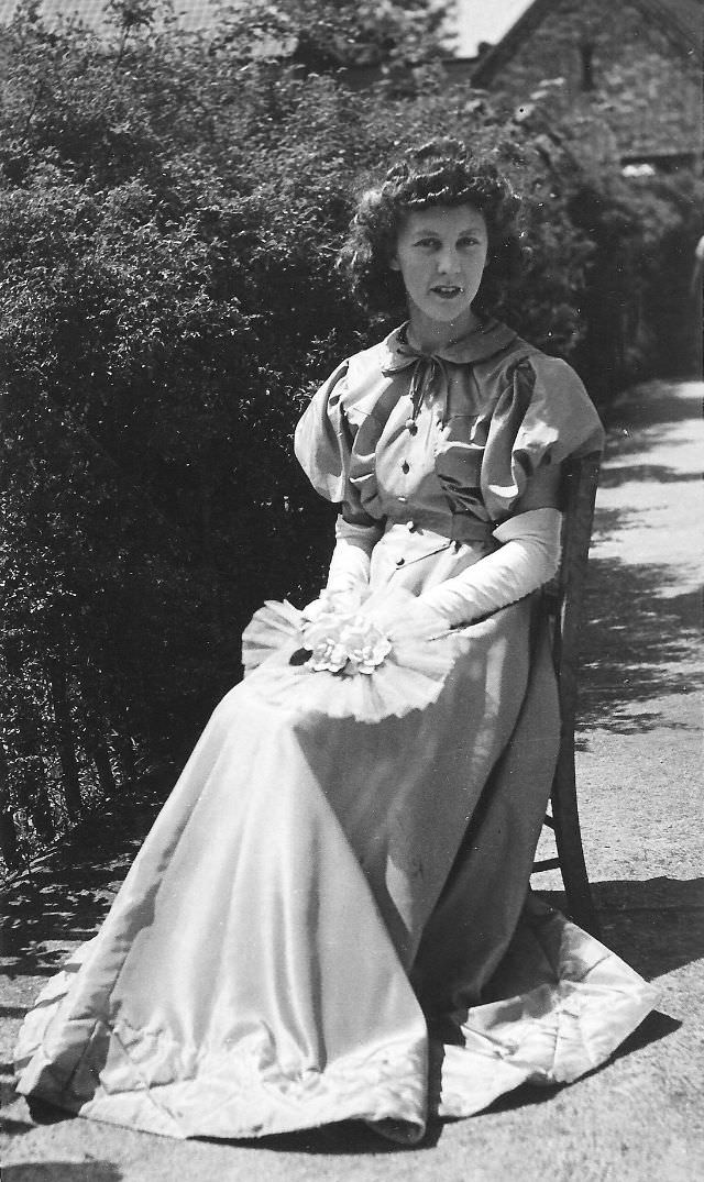 What Bridesmaids Wore In The 1940S: Vintage Wedding Photos And True Styles